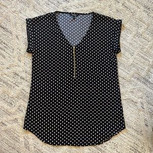 Express Blouse - Black Polka Dot - Short Sleeve with Zipper